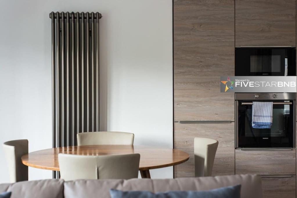 Cool Urban Apartment With Stunning Castle Views Edimburgo Exterior foto