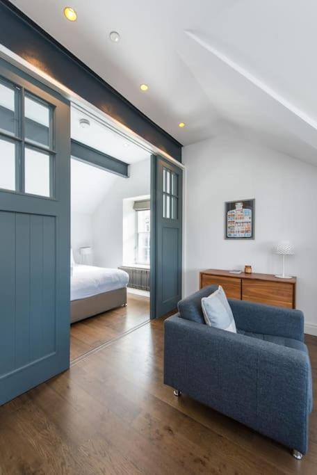 Cool Urban Apartment With Stunning Castle Views Edimburgo Exterior foto