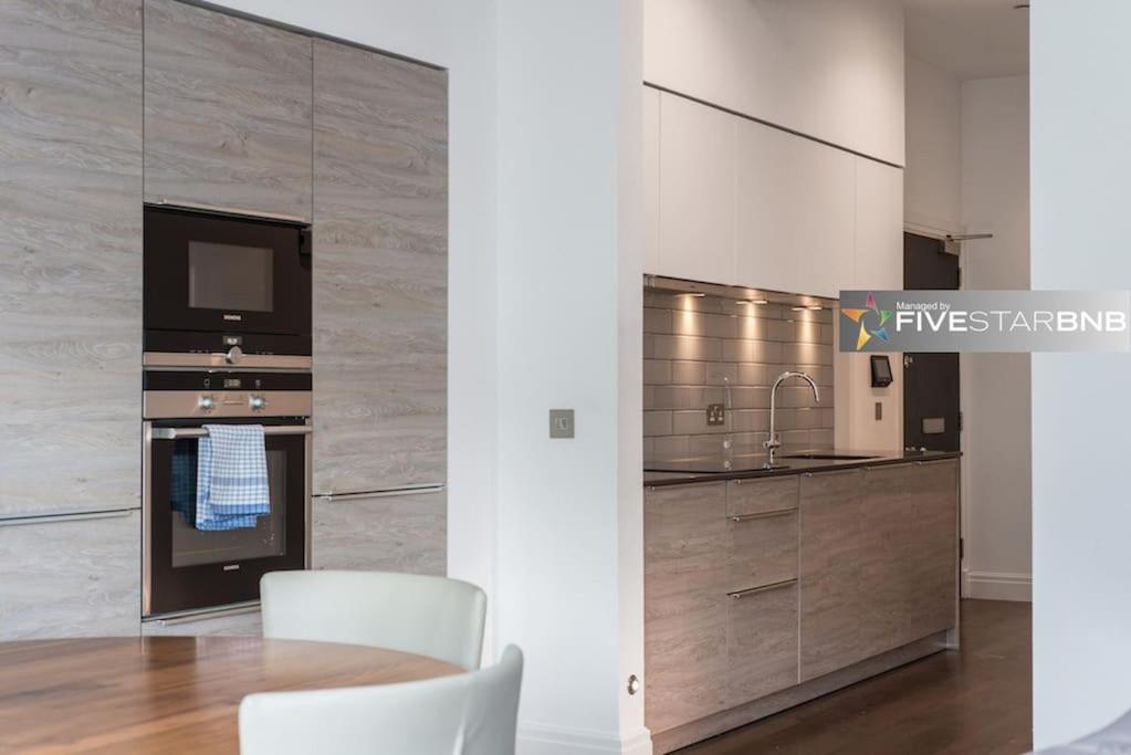 Cool Urban Apartment With Stunning Castle Views Edimburgo Exterior foto