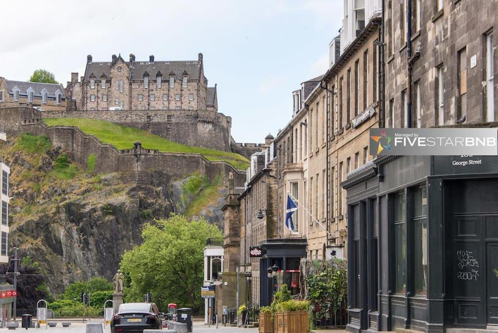 Cool Urban Apartment With Stunning Castle Views Edimburgo Exterior foto