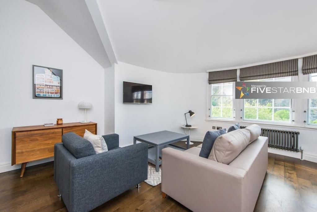 Cool Urban Apartment With Stunning Castle Views Edimburgo Exterior foto