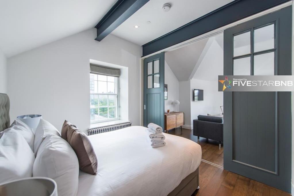 Cool Urban Apartment With Stunning Castle Views Edimburgo Exterior foto